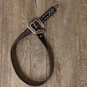 Ladies cowgirl rhinestone studded belt EUC SZ S-M